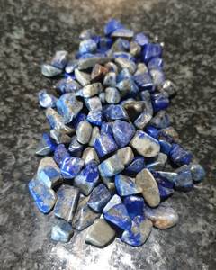 Vente en gros de graviers de pierres précieuses d'agate polies de 3-5 mm, pierres de guérison, copeaux naturels en vrac pour la décoration intérieure - Product Image 3