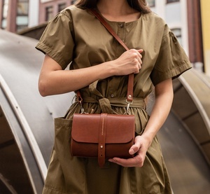 Sac banane en cuir respirant, antibactérien et à séchage rapide, personnalisable avec logo et couleur, idéal pour l'extérieur – Le meilleur de la fabrication - Product Image 3