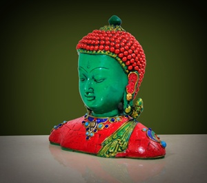 Busto de Buda de Resina Hecho a Mano con Acabado en Piedra, Escultura Decorativa Colorida para Meditación y Decoración del Hogar - Product Image 2