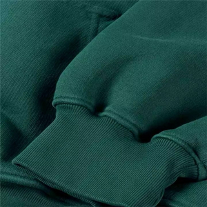Une usine OEM produit des sweats à capuche en coton pour hommes avec logo personnalisé et une distribution mondiale pour les marques de vêtements professionnelles. - Product Image 3