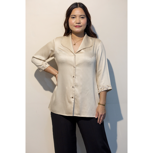Camisa CLAIRE Beige de Algodón Giza Premium y Elegante para Mujer - Product Image 4