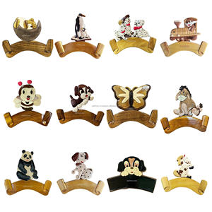 Regalo de artesanía en madera para Navidad, placas de madera para puerta, decoración colgante, dibujos animados para niños, placa con nombre en color, de fábrica en Vietnam - Product Image 4