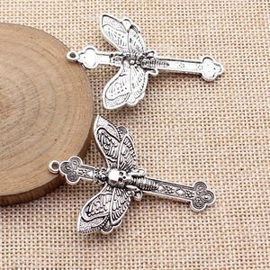 Colgante de Calavera con Cruz de Mariposa Fatale, 54x40mm, de Aleación de Plata Antigua, para Borla de Marcapáginas Gótico - Product Image 2