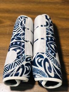 Bottes et bandages de protection pour chevaux TOUGH TACK, en néoprène, motif bleu et blanc, haute élasticité, légers et protecteurs - Product Image 1