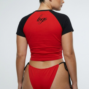 Ensemble de bikini rouge grande taille pour femme, haut court avec logo imprimé et bas string, maillot de bain écologique en spandex et polyester - Product Image 3