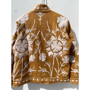 เสื้อแจ็คเก็ตปักลายดอกไม้สีเหลืองมัสตาร์ดพรีเมียม ผ้าฝ้ายสไตล์โบโฮชิค คอตั้ง เสื้อคลุมสำหรับผู้หญิงสำหรับงานเทศกาล - Product Image 5