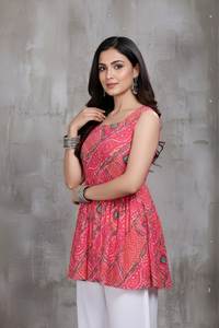 Tunica da Donna in Seta Delta con Stampa Bandhani, Senza Maniche, Lunghezza Regolare, Collo Rotondo, Completamente Cucita, Abbigliamento Etnico Tradizionale, Top Elegante - Product Image 6