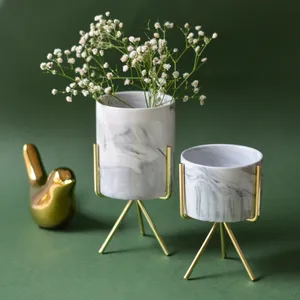 Pots et vases à fleurs traditionnels en marbre blanc de luxe, sculptés à la main, écologiques, durables, pour une utilisation intérieure/extérieure à la maison et au jardin - Product Image 1