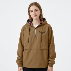 Chaqueta cortavientos marrón con capucha y cremallera de un cuarto para hombre, con forro a cuadros y logotipo bordado, estilo casual para otoño. - Product Image 5