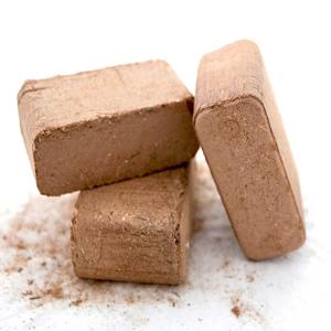 Briquettes de bois en vrac à prix avantageux, disponibles en gros / Briquettes de bois Pini Kay en vente - Product Image 3