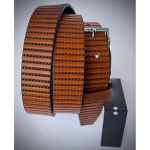 Cinturones de Cuero Genuino para Hombre Estilo Vintage con Hebilla de Latón Resistente Grabada y Diseños de Bordado Personalizados - Product Image 2