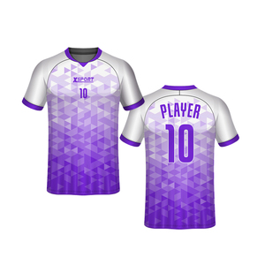 Camiseta de Fútbol Personalizada de Manga Corta, Diseño Nuevo y de Alta Calidad, en Blanco y Rojo - Product Image 4