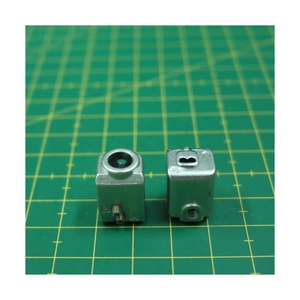 376520 PINCE À AIGUILLE PIÈCES DE MACHINE À COUDRE DOMESTIQUE DOMESTIQUE FABRIQUÉES À TAIWAN - Product Image 1