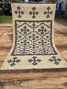 Tapis rectangulaire artisanal en laine et acrylique, motif floral Kilim, fait main, écologique, à poils moyens, pour salon, avec base en latex Krafterscustom - Product Image 3