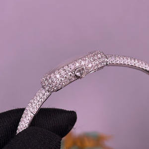 Montre mécanique pour homme avec mouvement automatique CN 41 mm, entièrement sertie de diamants, en acier 904L, en carbone-silicium, en moissanite, avec logo personnalisé - Product Image 4