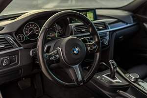 BMW 330i xDrive Sports Wagon AWD <span class=keywords><strong>2018</strong></span> Usado, con Paquetes M <span class=keywords><strong>Sport</strong></span> y Premium, Mayormente Usado en Clima Cálido - Product Image 2