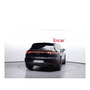 Porsche Macan 2.0 2019 con 73,624 km, Asientos de Cuero, Volante a la Izquierda, Cámara Trasera - Product Image 4