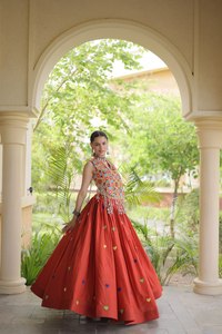 Conjunto de Lehenga Choli de Algodón para Mujer, Estampado Étnico Indio, con Trabajo de Gota Patti y Espejos, Especial para Navratri - Product Image 4