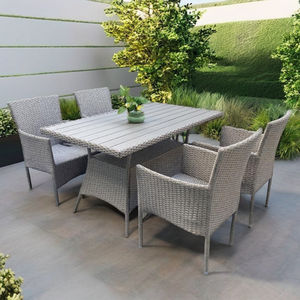 DN00013 Juego de Muebles de Jardín Modernos de Ratán y Acero con Vidrio Templado para Patio, 1 Mesa y 4 Sillas Apilables - Product Image 1