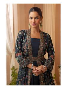 Haga de su día una experiencia hermosa con nuestro traje Anarkali/Salwar de estilo Bollywood, 100% modal puro, sin costuras, bordado y largo hasta el suelo. - Product Image 6