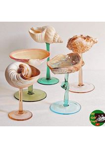 Copa de Martini Hecha a Mano con Concha Natural, Decoración Costera Única para Hotel, Resort y Bar de Playa - Product Image 1