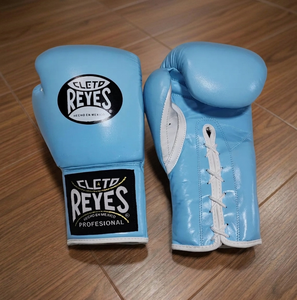 Kit de gants de boxe en cuir de vache véritable de style mexicain personnalisé, avec protège-nez / protège-joue, protège-tête et protège-glandes, bleu ciel - Product Image 4