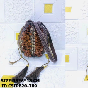 Bolsa Potli de Cuentas de Madera Hechas a Mano con Cierre de Cordón |   Bolso de Hombro Batua de Diseño Étnico para Mujer con Forro de Satén y Decoración de Perlas - Product Image 1