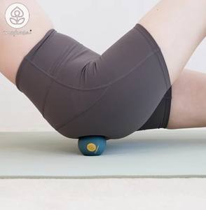 Balle de massage TPR écologique personnalisée Mukasa 6,5x6,5 cm, couleur et logo personnalisés pour la gymnastique, le Pilates, le yoga, la physiothérapie, le stress - Product Image 5