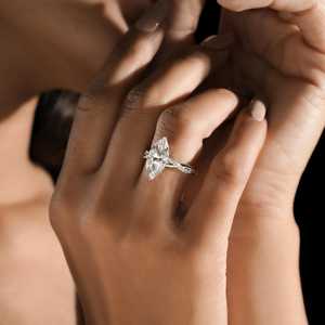 Anillo Moderno de Plata de Ley 925 con Moissanita de 3CT Corte Marquesa y Banda de Cuerda, Regalo Original para Cumpleaños y Fiestas para Novias - Product Image 2