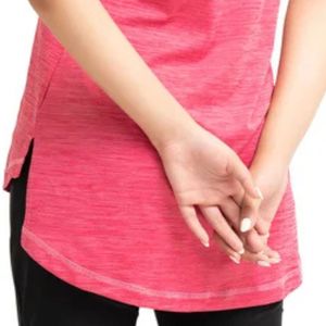 Camiseta de manga corta rosa para mujer, cuello redondo, dobladillo curvo, ajuste relajado informal, top básico para el día a día, camiseta ligera de moda de verano para mujer - Product Image 5