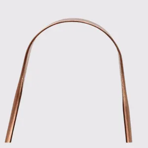 Raspador de lengua ayurvédico de cobre que ayuda a eliminar toxinas, bacterias y piel muerta de la lengua a precio de mayoreo. - Product Image 4