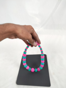 Peine de Resina Ecológico de la Mejor Calidad con Diseño de Cuerno de Ángel Pintado a Mano para Peinados del Día de San Valentín - Product Image 6
