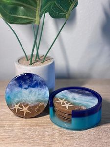 Juego de Posavasos Redondos de Resina Antiguos con Diseño del Mar Mediterráneo, 8mm de Grosor, Antideslizantes, con Patrón de Estrellas de Mar y Arena - Product Image 1