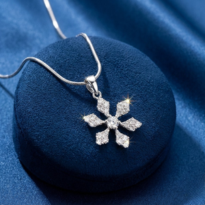 Colgantes de Diamantes Naturales 100% con Corte Brillante Clásico, Diseño de Copo de Nieve Navideño, Oro Blanco de 18k, Precio de Fábrica - Product Image 1