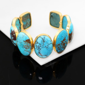 Bracelet manchette en laiton fait main avec turquoise, plaqué or 18 carats, serti clos de pierres ovales, bijou classique, cadeau de fête pour femme SHAHNAZ GEMS and JEWELS - Product Image 5