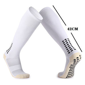 Chaussettes de football respirantes et prêtes pour le jeu, offrant un confort maximal et un soutien du mollet, haute performance avec design antidérapant - Product Image 2