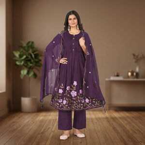 Ensemble Anarkali en coton brodé violet avec dupatta pour femme, style traditionnel, vêtements décontractés, de Samp Corporation - Product Image 4
