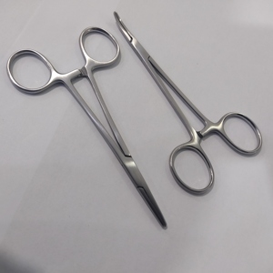 Pinzas Hemostáticas Curvas de Acero Inoxidable MEDIHEAL SURGICAL CORPORATION de 5 Pulgadas (12.5cm) con Puntas Serradas - Product Image 3