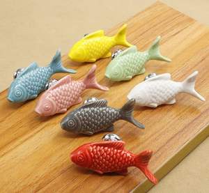Poignées de meubles en céramique en forme de poisson, boutons de tiroir, poignées d'armoire pour chambre d'enfant, poignées de cuisine en forme d'animal, quincaillerie de porte - Product Image 1