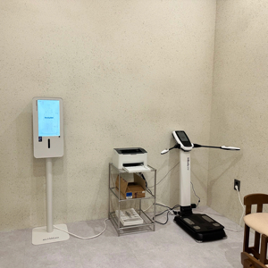 เครื่องวิเคราะห์ร่างกายอัจฉริยะ Bodydot BDF1000 ใช้พลังงาน AI โครงสร้างอะลูมิเนียมอัลลอยด์ ไม่สามารถพับได้ ติดตามท่าทางร่างกายแบบเต็มตัว ตรวจสอบสุขภาพ - Product Image 1