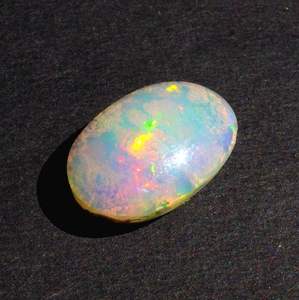 Opale d'Éthiopie jaune naturelle, taille ovale, cabochon, certifiée IGI, 18x11mm, 6,5ct - Product Image 2