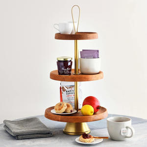 Plateau en bois à 3 niveaux au design élégant avec poignée dorée Support à gâteau en bois ou plateaux de service dans le désert Décoration de table pour la cuisine - Product Image 2