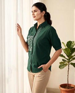 Chemise ample pour femme en popeline de soie/coton vert, col en V, manches raglan, broderie boutonnée, style coréen, tissée, pour usage quotidien décontracté - Product Image 1