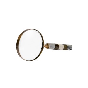 Loupe de poche de style vintage avec cadre en laiton élégant à rayures noires et blanches, idéale pour la lecture et comme accessoire de bureau - Product Image 5