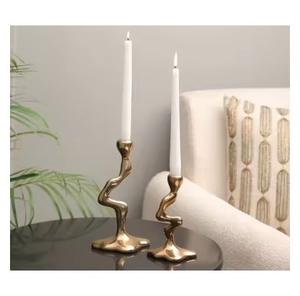 Candelabro de metal estilo antiguo, diseño elegante para la mesa de cenas a la luz de las velas, exhibición y decoración. - Product Image 3