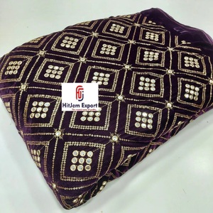 Tissu en velours jacquard de luxe avec broderie de paillettes pour robes de soirée, robes de cérémonie, vêtements de fête et créations de mode haut de gamme - Product Image 1