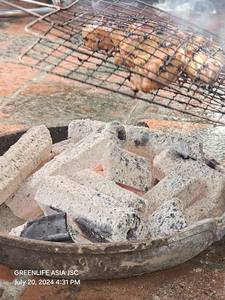 Charbon de bois en briquettes fabriqué à la machine à partir de sciure de bois de bambou pour barbecue, durée de combustion de 5 à 6 heures, 8000 J de calories - Product Image 5