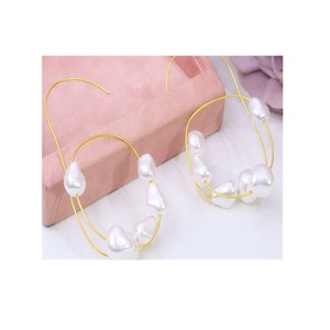 Boucles d'oreilles tendance en fil de laiton plaqué or de luxe avec moissanite, pour femme, idéales pour les soirées et les fêtes, collection mode - Product Image 2