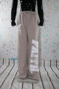 Ensemble de survêtement personnalisé en molleton français 300 GSM pour homme, sweat-shirt à col rond et pantalon, imprimé en sérigraphie, vert kaki, vêtements de fitness finerthreds - Product Image 3