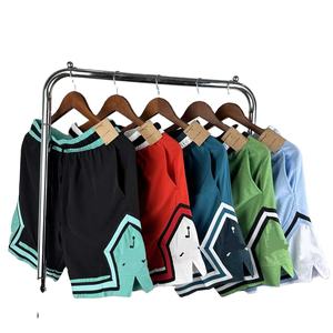 Short de basket-ball d'été en polyester 100% personnalisé unisexe maille respirante logo brodé certifié Bsci vêtements de basket-ball unisexe - Product Image 3